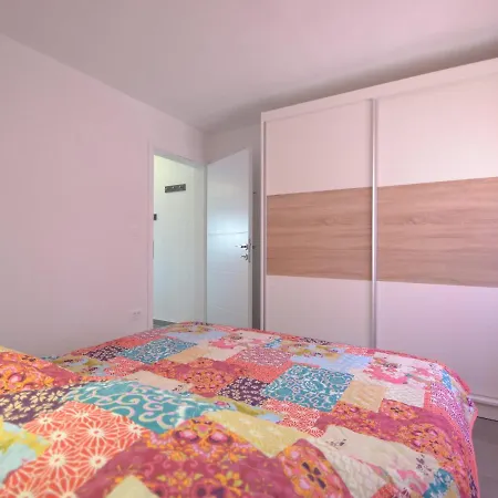 Ivan By Interhome Vir