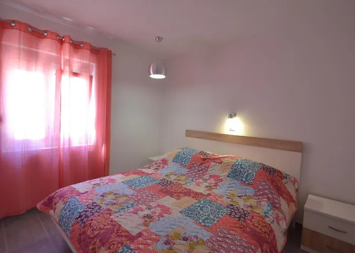 Nyaraló Ivan By Interhome Vir